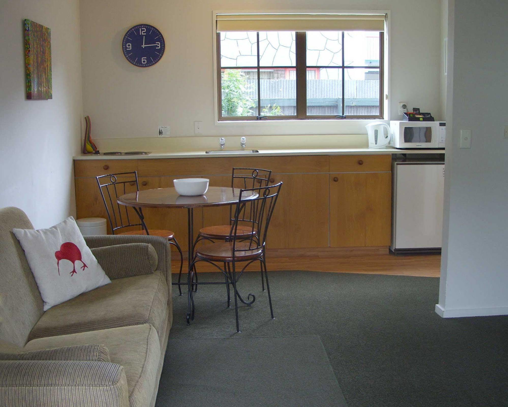 Tudor Court Motel Christchurch Ngoại thất bức ảnh