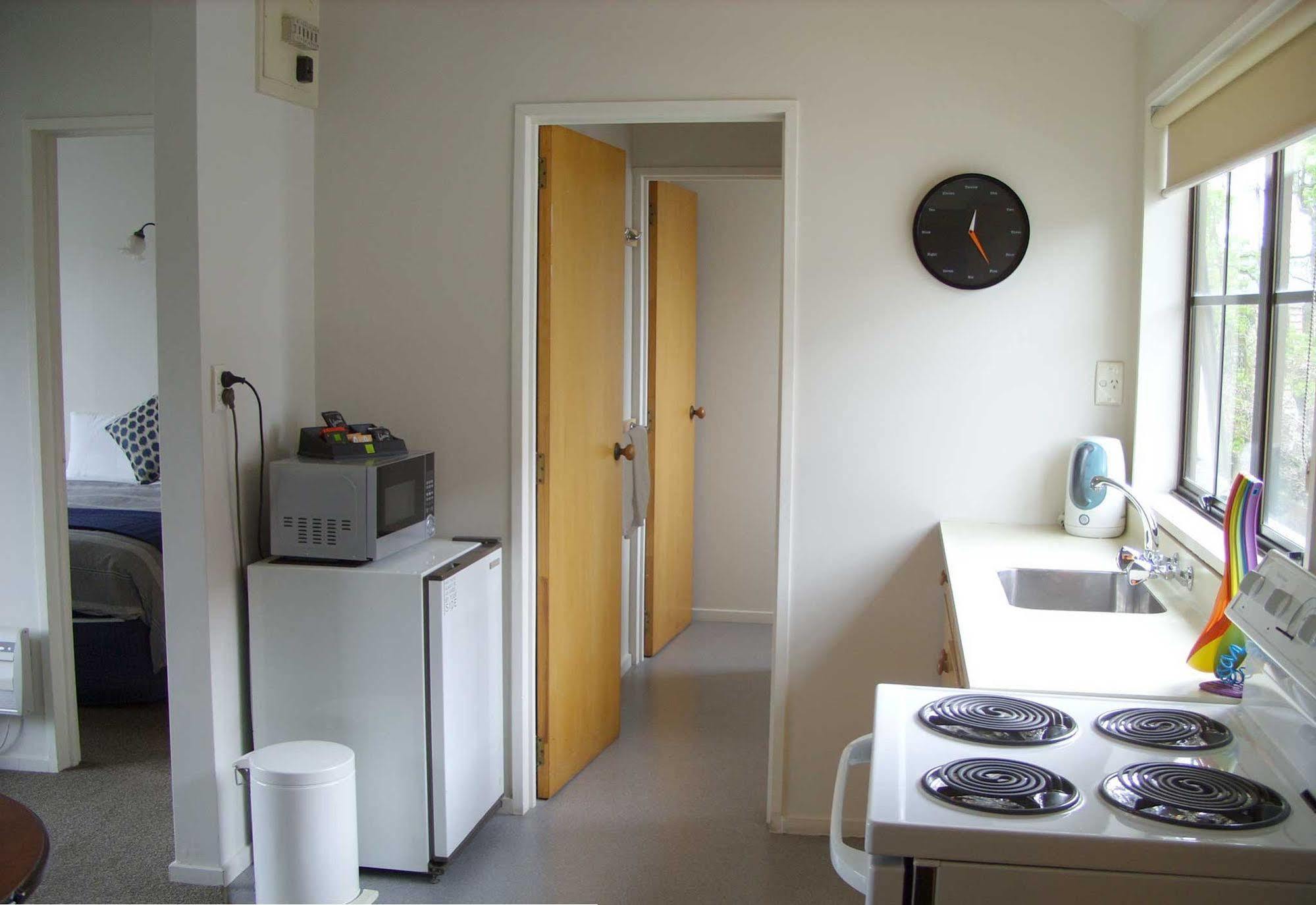 Tudor Court Motel Christchurch Ngoại thất bức ảnh